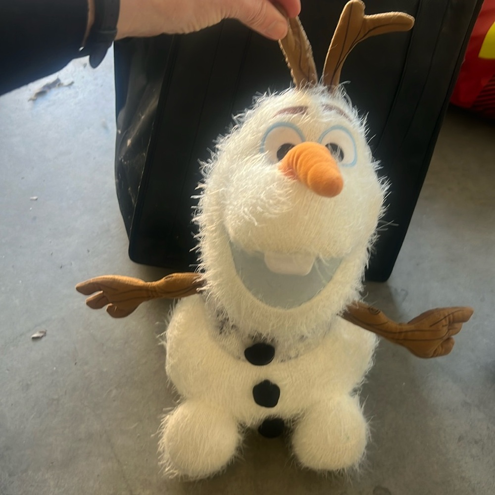 Olaf plush toy